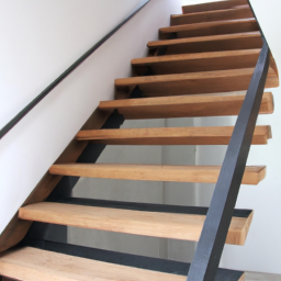 Construire un Escalier de Secours Conforme aux Normes Laval